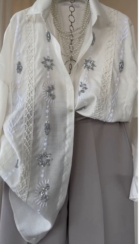 White linen shirt with sequin